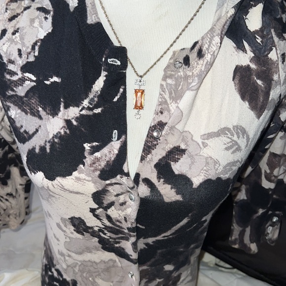 EXPRESS COVER UP/ sweater shirt - Picture 4 of 9